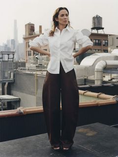 Emily Blunt feet photo thumbnail