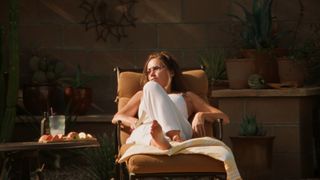 Emily Blunt feet photo thumbnail