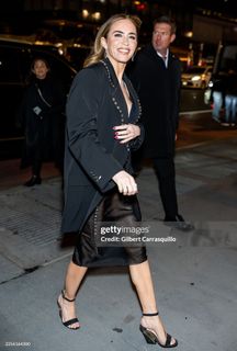 Emily Blunt feet photo 4