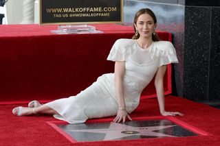 Emily Blunt feet photo 12