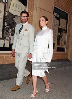Emily Blunt feet photo 9