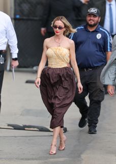 Emily Blunt feet photo 13
