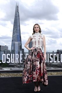 Emily Blunt feet photo 5