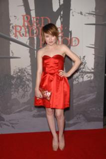 Emily Browning feet photo thumbnail