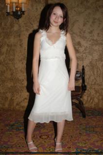 Emily Browning feet photo thumbnail