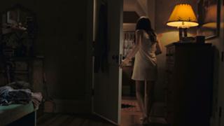 Emily Browning feet photo thumbnail