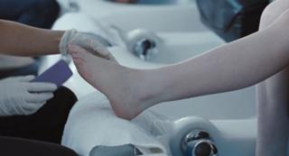 Emily Browning feet photo thumbnail