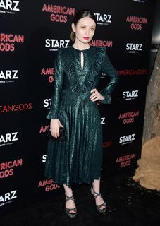 Emily Browning feet photo thumbnail