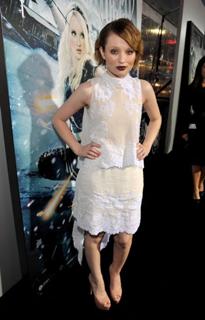 Emily Browning feet photo thumbnail