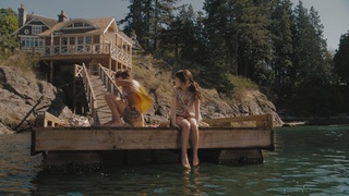 Emily Browning feet photo thumbnail