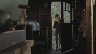 Emily Browning feet photo thumbnail