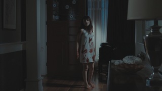 Emily Browning feet photo thumbnail