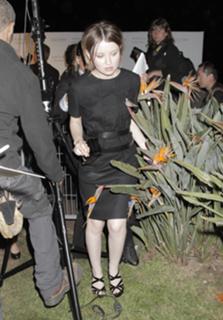 Emily Browning feet photo thumbnail