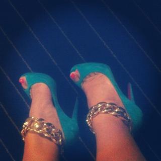 Emily Bustamante feet photo 19