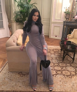 Emily Bustamante feet photo 13