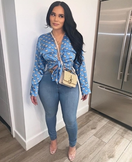 Emily Bustamante feet photo 12