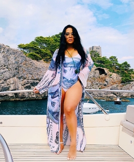 Emily Bustamante feet photo 18
