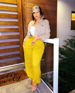 Emily Bustamante feet photo 10