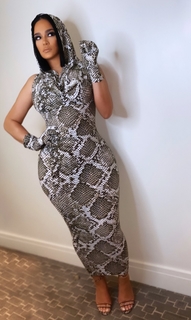 Emily Bustamante feet photo 6