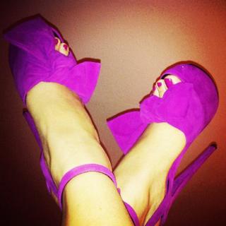 Emily Bustamante feet photo 3