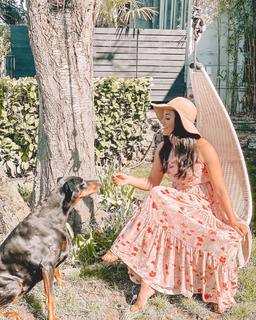 Emily Compagno feet photo thumbnail
