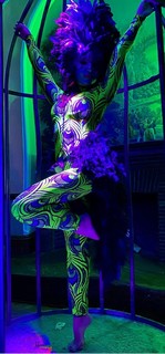Emily Compagno feet photo thumbnail