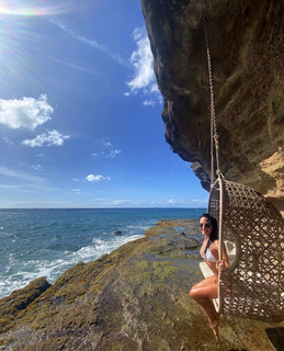 Emily Compagno feet photo thumbnail