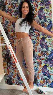 Emily Compagno feet photo thumbnail