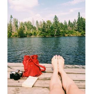 Emily Coutts feet photo 2