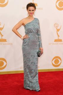 Emily Deschanel feet photo thumbnail