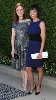 Emily Deschanel feet photo thumbnail