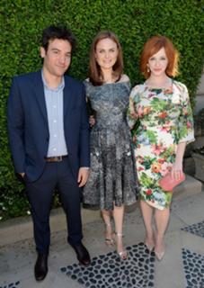 Emily Deschanel feet photo thumbnail