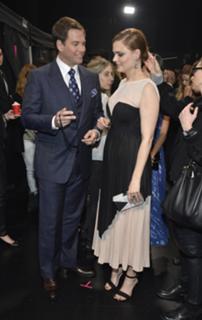 Emily Deschanel feet photo thumbnail