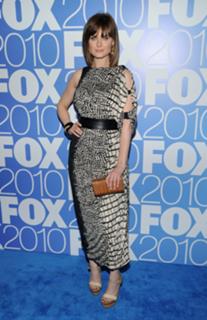 Emily Deschanel feet photo thumbnail