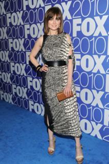 Emily Deschanel feet photo thumbnail