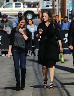 Emily Deschanel feet photo thumbnail