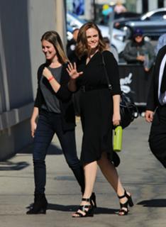 Emily Deschanel feet photo thumbnail