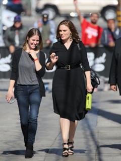 Emily Deschanel feet photo thumbnail