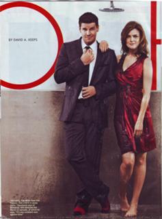 Emily Deschanel feet photo thumbnail