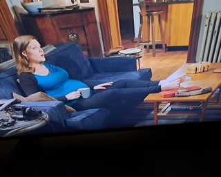 Emily Deschanel feet photo thumbnail