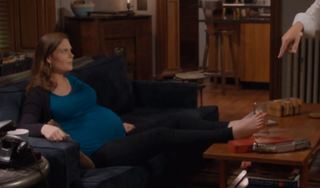 Emily Deschanel feet photo thumbnail