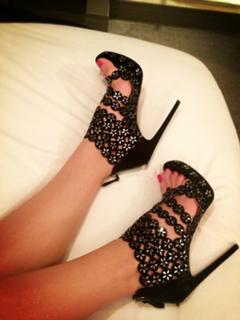 Emily DiDonato feet photo thumbnail