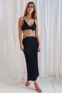 Emily Feld feet photo thumbnail