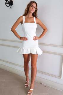 Emily Feld feet photo thumbnail