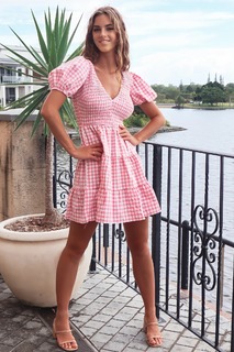 Emily Feld feet photo thumbnail