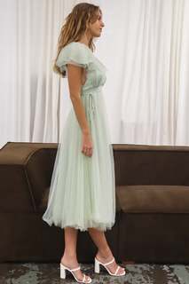 Emily Feld feet photo thumbnail