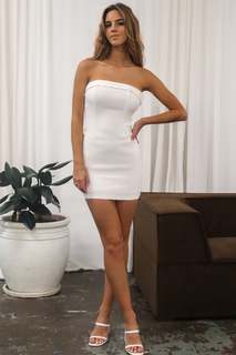 Emily Feld feet photo thumbnail