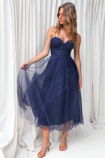 Emily Feld feet photo thumbnail