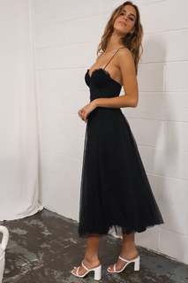 Emily Feld feet photo thumbnail