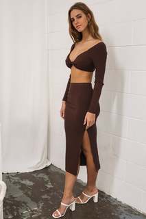 Emily Feld feet photo thumbnail